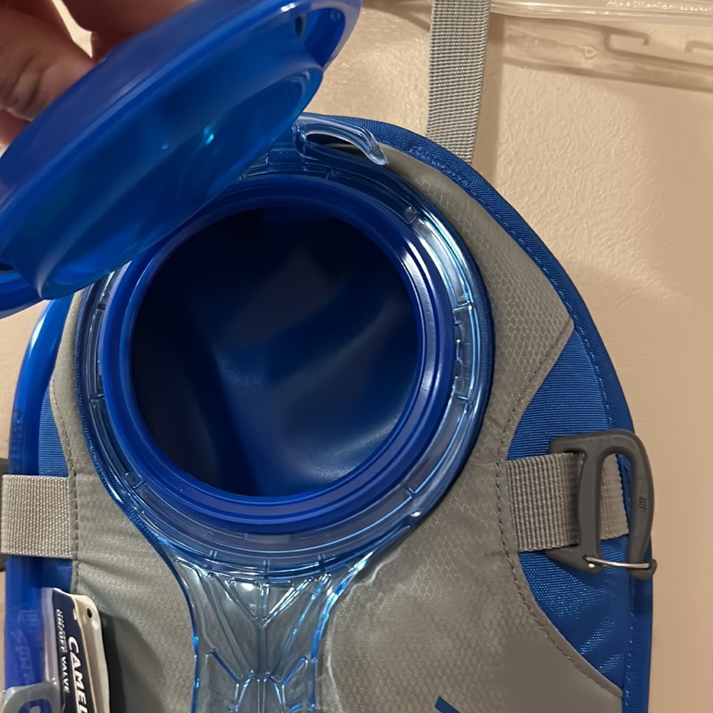 NWT, CamelBak unbottle, insulated hydration Reservoir, 2 L - Picture 4 of 9